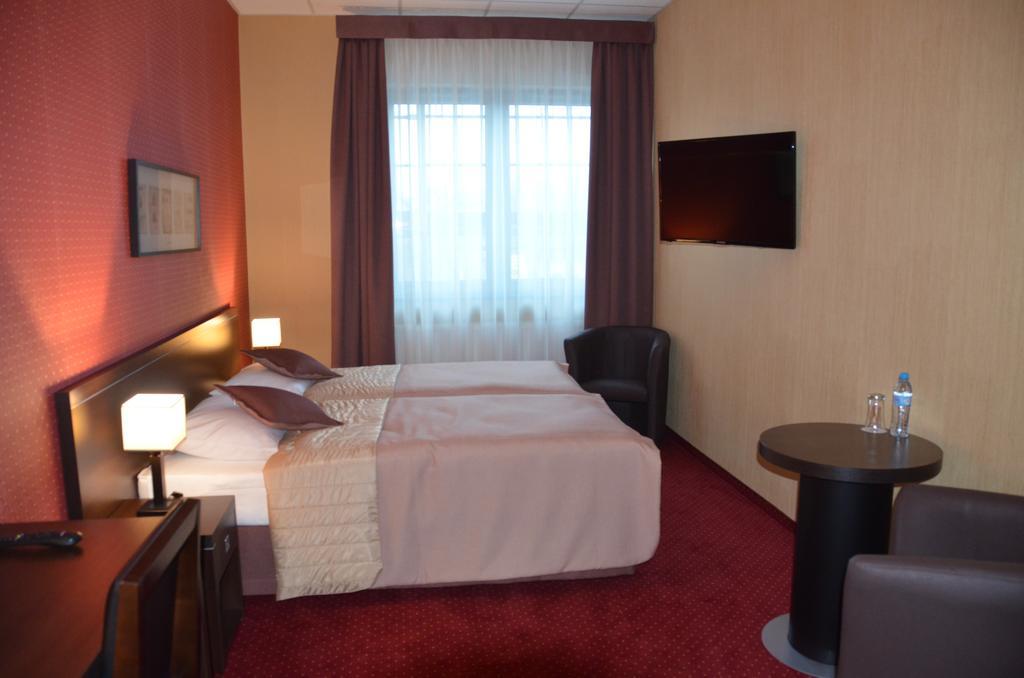 Hotel Pik Mikolow Room photo